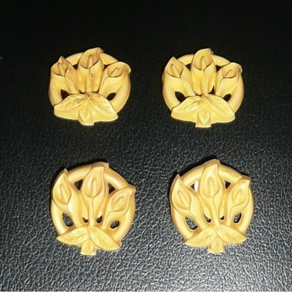 Lot 4 Buttons Calla Lilly Flowers Matte Yellow Decorative Molded Sewing Notion